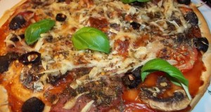 Gombás-sonkás pizza