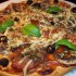 Gombás-sonkás pizza