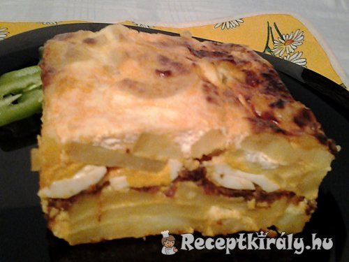 Kolbászos rakott krumpli
