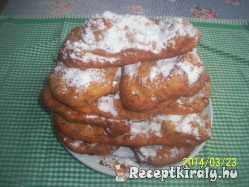 Túrókrémes lángos 2