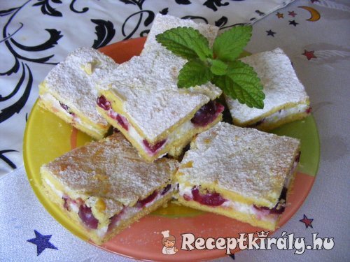 Túrós meggyes kocka