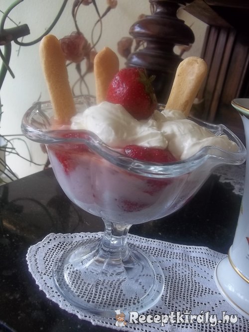 Epres kehely joghurttal mascarpone-val