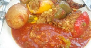 Gombás töltött paprika paradicsomszószban