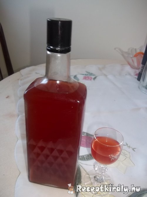Vodkás szamócalikőr 3