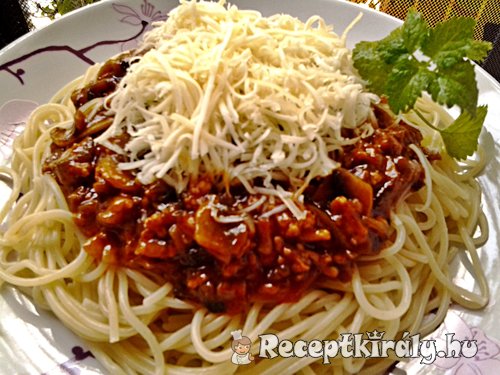 Bolognai spagetti gombával