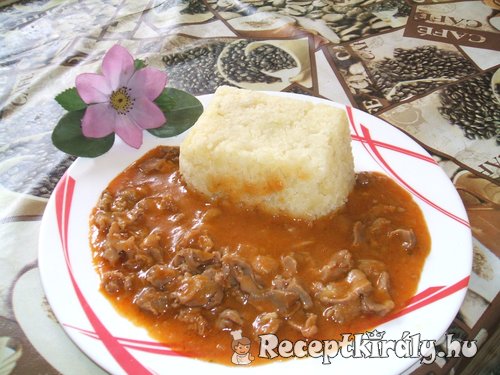 Zúzapörkölt tört burgonyával