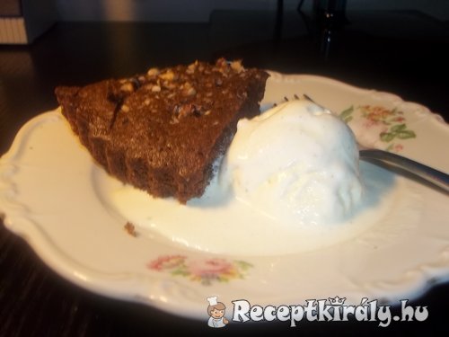 Csokoládés diós brandys brownie torta 1