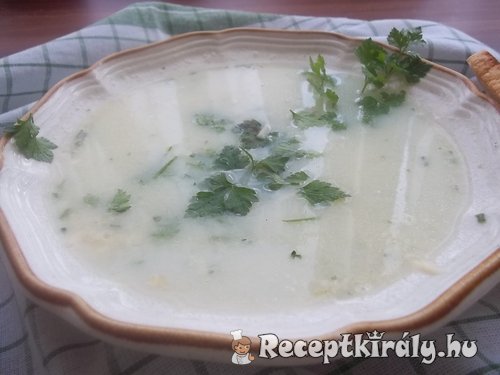 Fehérboros fokhagymakrémleves