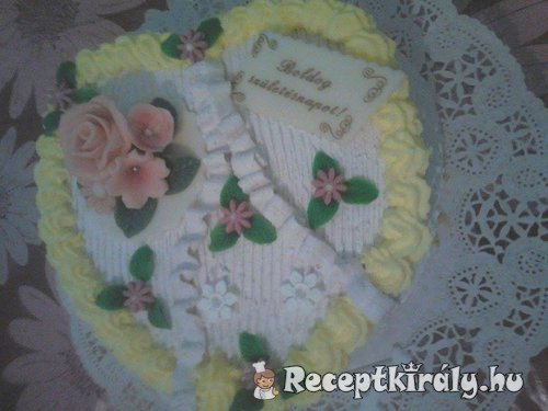 Joghurtos tejszíntorta