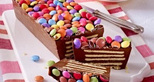 Sütés nélküli smarties torta