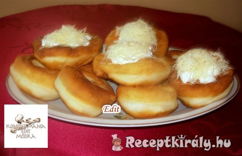 Joghurtos rongyos lángos
