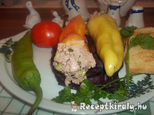 Sajtos libamájpástétommal töltött paprika
