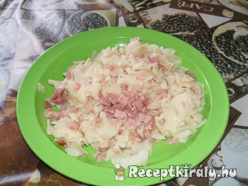 Sonkás tészta