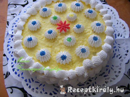 Tejszinhabos vaniliakrémes torta