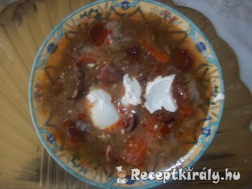 Újévi vörösboros lencseleves