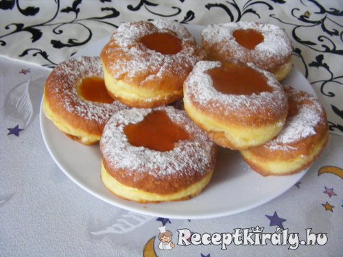 Farsangi szalagos fánk