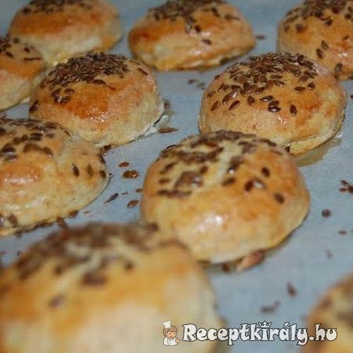 Lenmagos tejfölös pogácsa