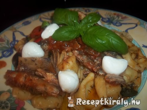Sajtos tortellini paradicsomos szardíniával