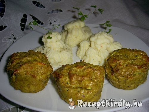 Cukkinis fűszeres húsmuffin