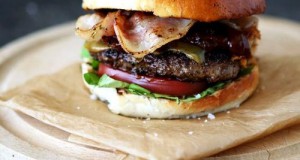 Hamburger sült baconnel