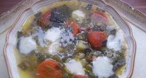 Medvehagymás zöldségleves mozzarellával