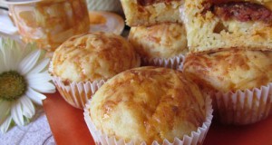 Sajtos-kolbászos muffin
