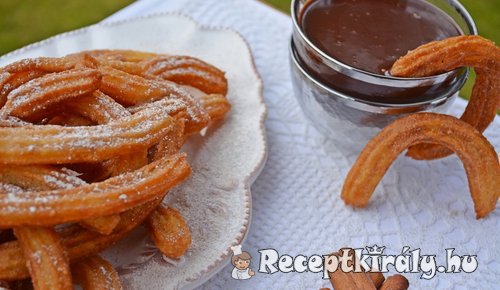 Churros csokis mártogatóssal