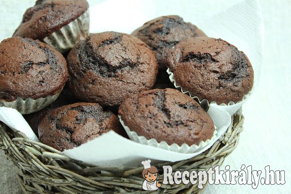 Kakaós-meggyes muffin