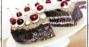 Meggyes máktorta mascarpone krémmel
