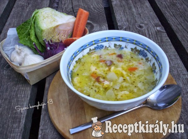 Tejes zöldségleves gazdagon, kukorica galuskával