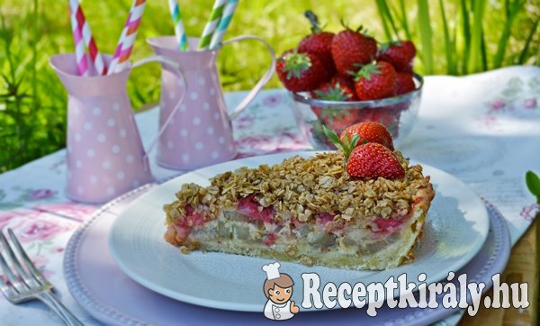 Vaníliakrémes eper-rebarbara pite zabpelyhes morzsával