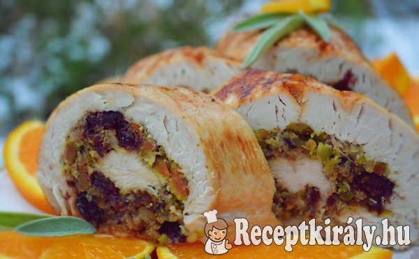Vörösáfonyával és pisztáciával töltött pulykamell tekercs - paleo
