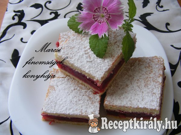 Omlós meggyes pite