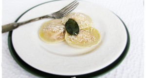 Sütőtökös ravioli zsályás vajjal