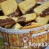 Csokoládéba mártott keksz