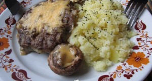 Gombás rakott karaj és töltött gombafejek