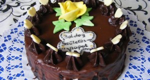 Mogyorókrémes csokoládés torta