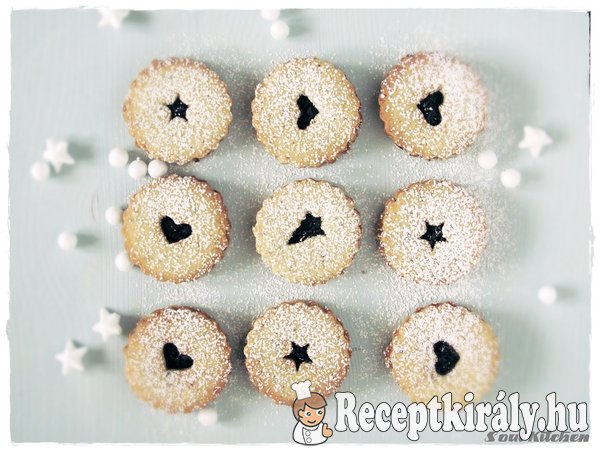 Mogyorós linzer cseresznyelekvárral