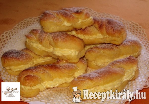 Vaníliával töltött mini tekert kalács
