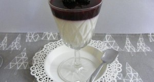 Vaníliás-szedres panna cotta