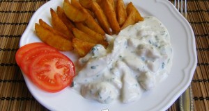 Fokhagymás-tejfölös csirkemell, steak burgonyával