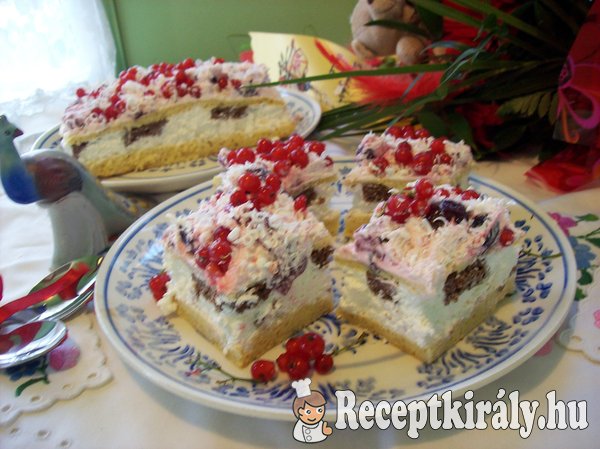 Túrós-gyümölcsös szelet