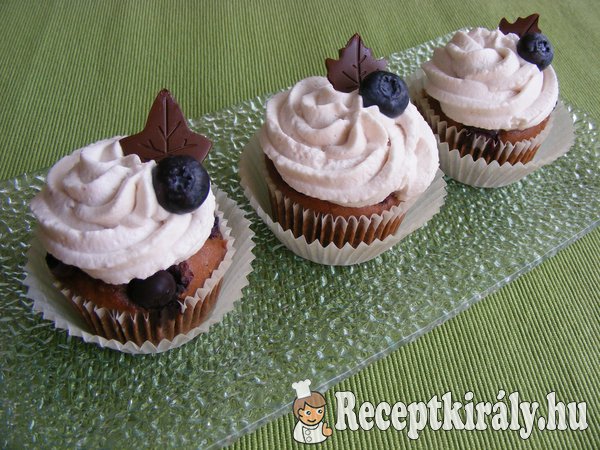 Áfonyás-csokis cupcake