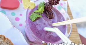 Fekete szedres avokádós smoothie – paleo