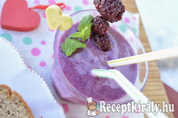 Feketeszedres avokádós smoothie - paleo