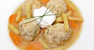 Zöldséges húsgombócleves