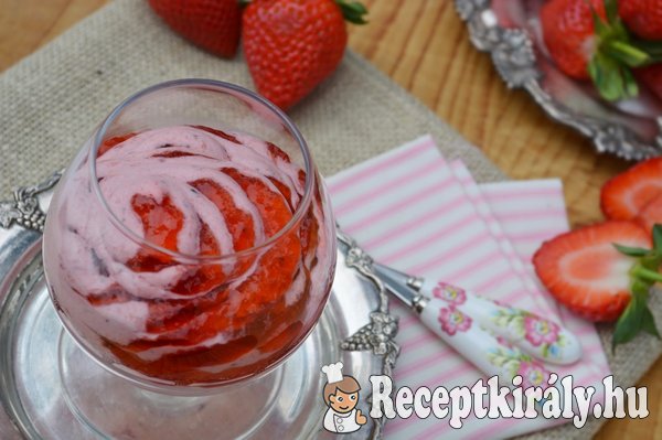 Eper mousse zselével - paleo
