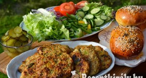 Fűszeres cukkinis pulykaburger – paleo