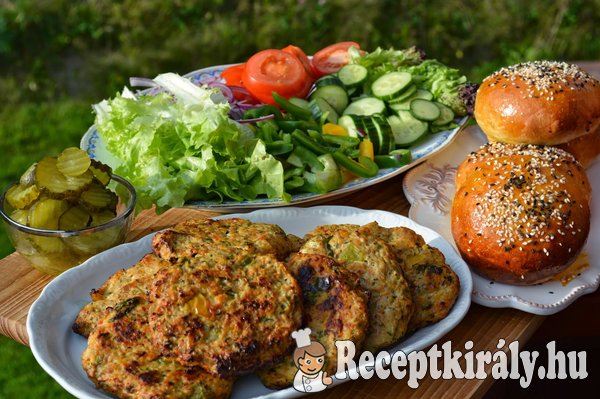 Fűszeres cukkinis pulykaburger - paleo