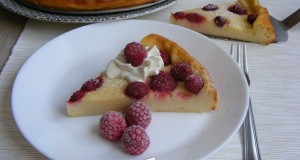 Sült, málnás sajttorta